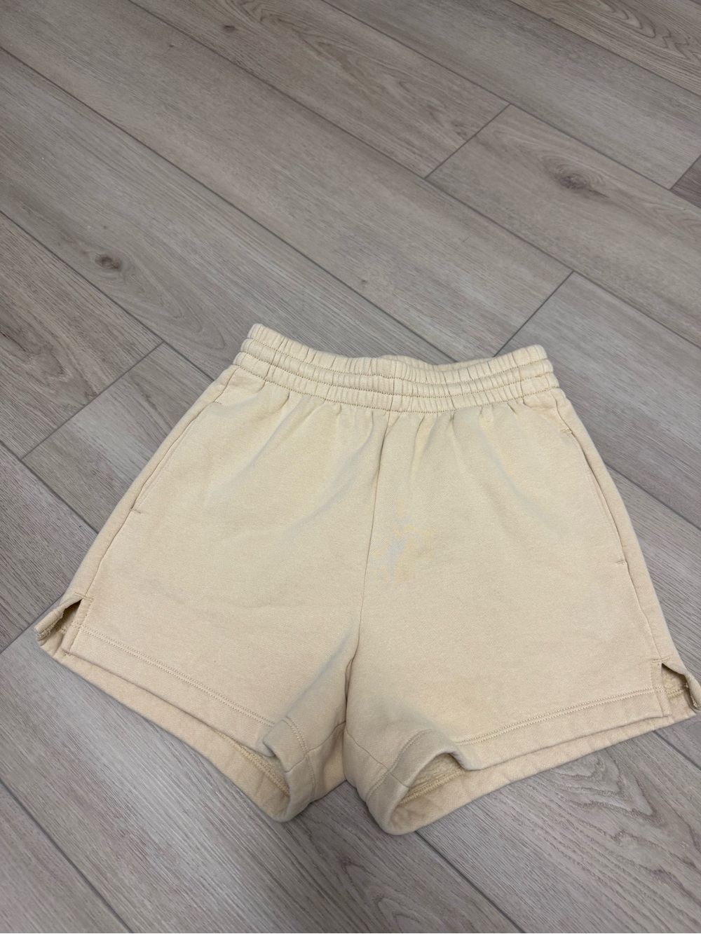 Abercrombie & Fitch Yellow Fleece Short